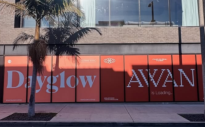 the store fronts of daglow and awan in venice, california
